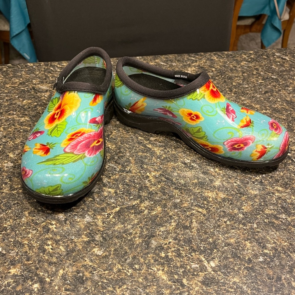 Sloggers Women’s Waterproof Rain & Garden Shoes Boots Clogs Size 6. Made in USA